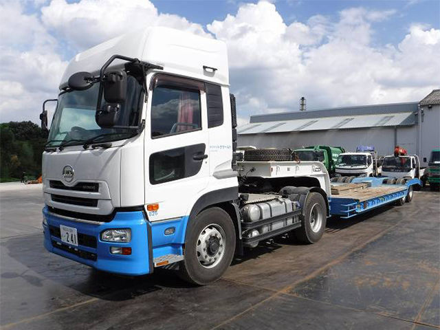 Large Trailer Trucks